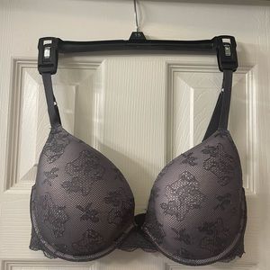 Victoria’s Secret women’s lace bra